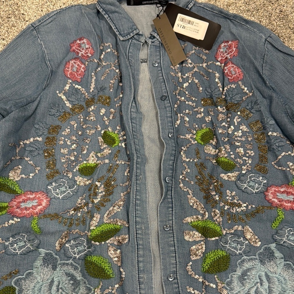 Embroidered Denim Shirt with Floral Design - Picture 5 of 7